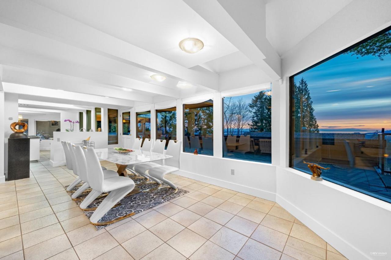 Seymour Private Bedroom, Ensuite Bathroom With Shared Pool, Hot Tub With Views North Vancouver Dış mekan fotoğraf