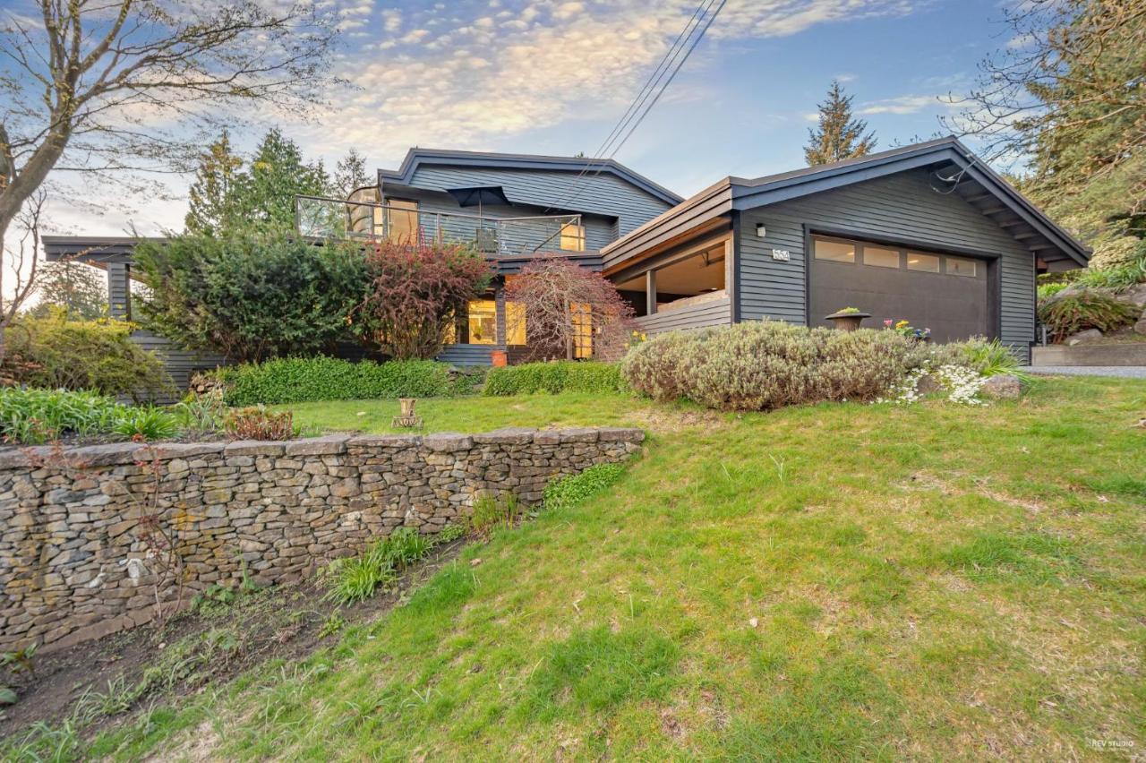Seymour Private Bedroom, Ensuite Bathroom With Shared Pool, Hot Tub With Views North Vancouver Dış mekan fotoğraf