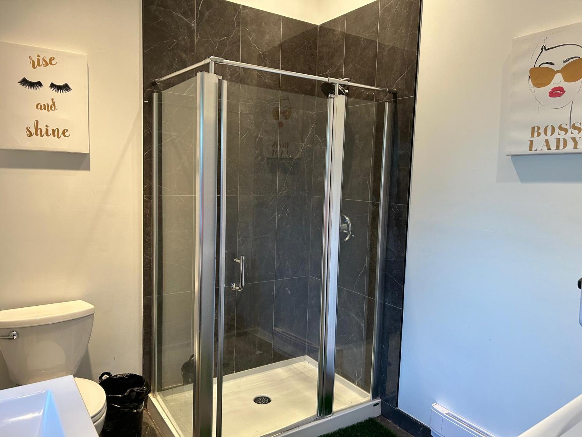 Seymour Private Bedroom, Ensuite Bathroom With Shared Pool, Hot Tub With Views North Vancouver Dış mekan fotoğraf