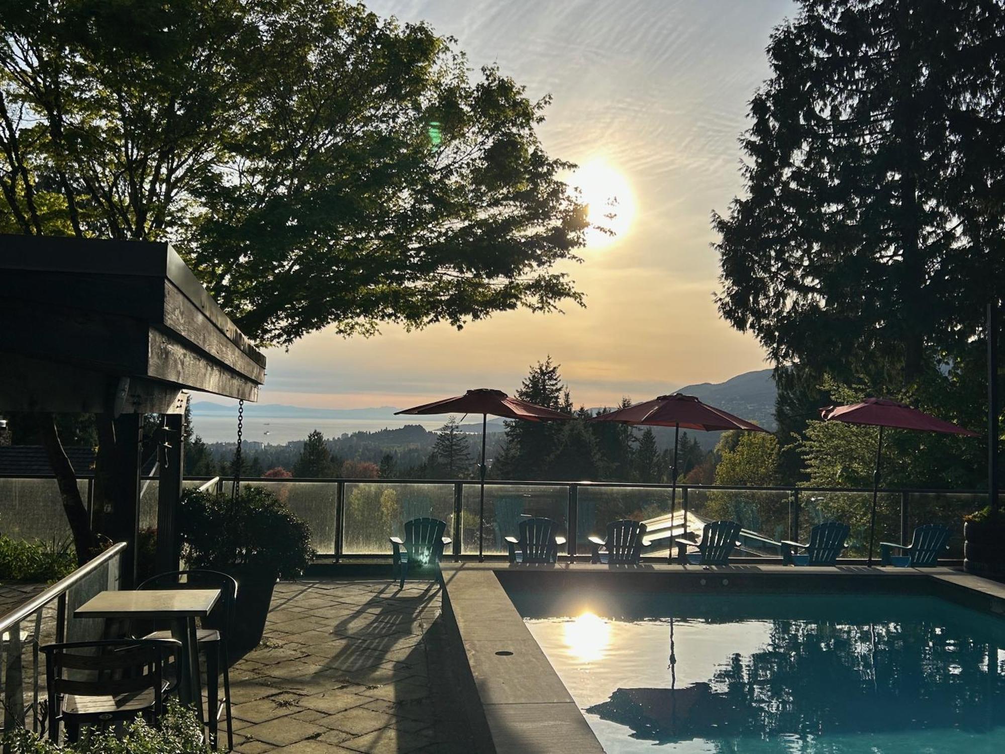 Seymour Private Bedroom, Ensuite Bathroom With Shared Pool, Hot Tub With Views North Vancouver Dış mekan fotoğraf