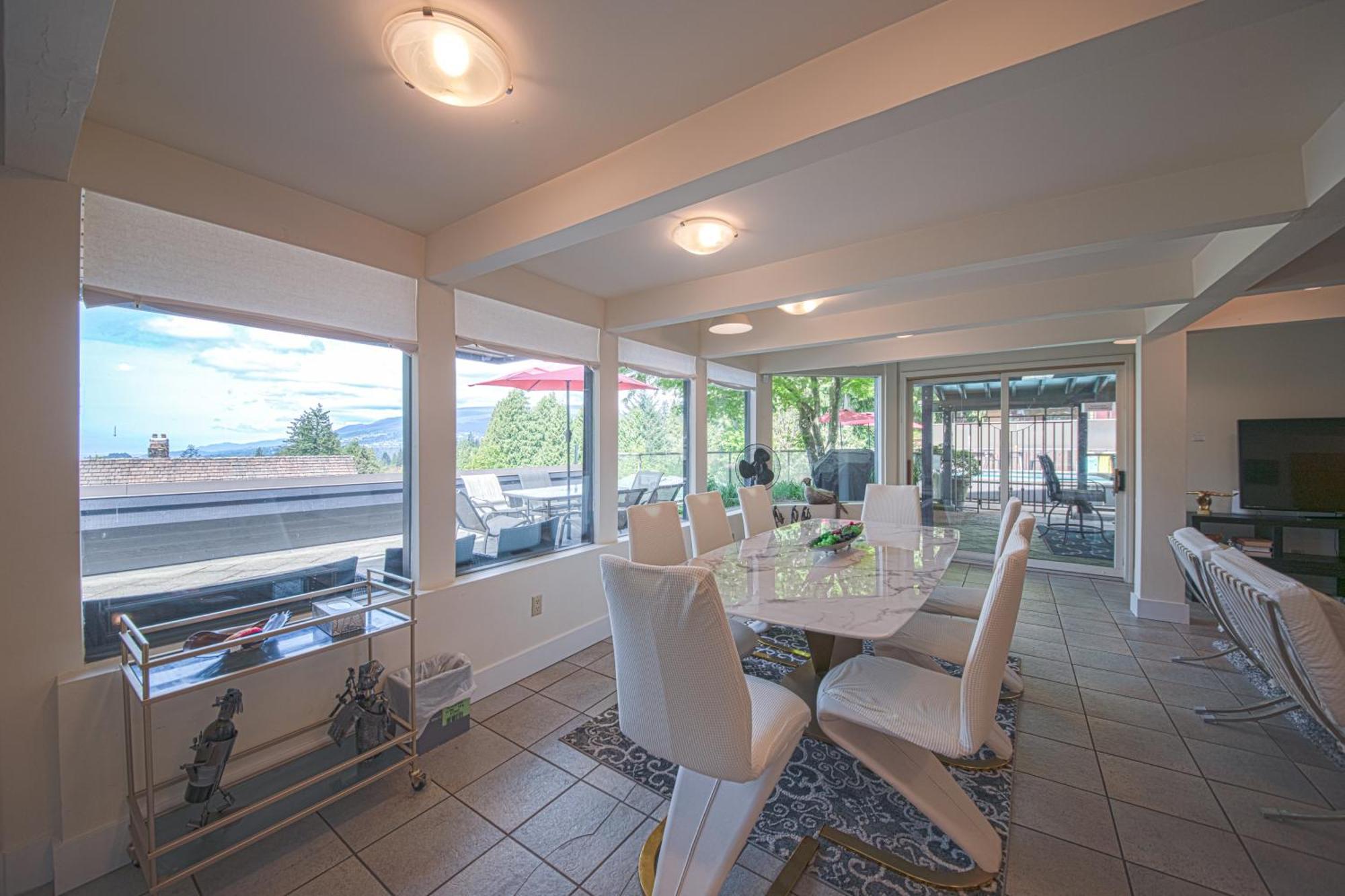Seymour Private Bedroom, Ensuite Bathroom With Shared Pool, Hot Tub With Views North Vancouver Dış mekan fotoğraf