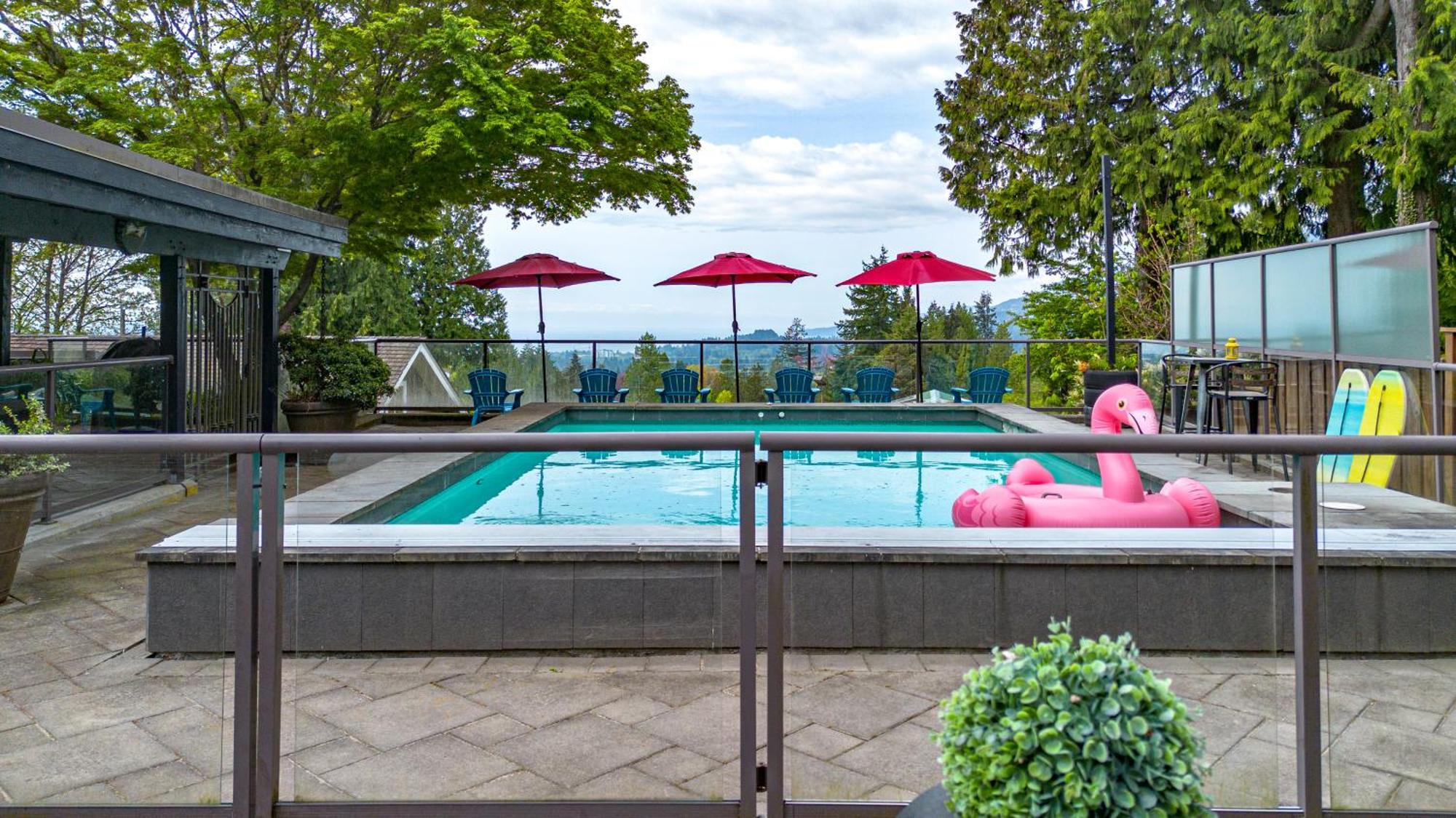 Seymour Private Bedroom, Ensuite Bathroom With Shared Pool, Hot Tub With Views North Vancouver Dış mekan fotoğraf
