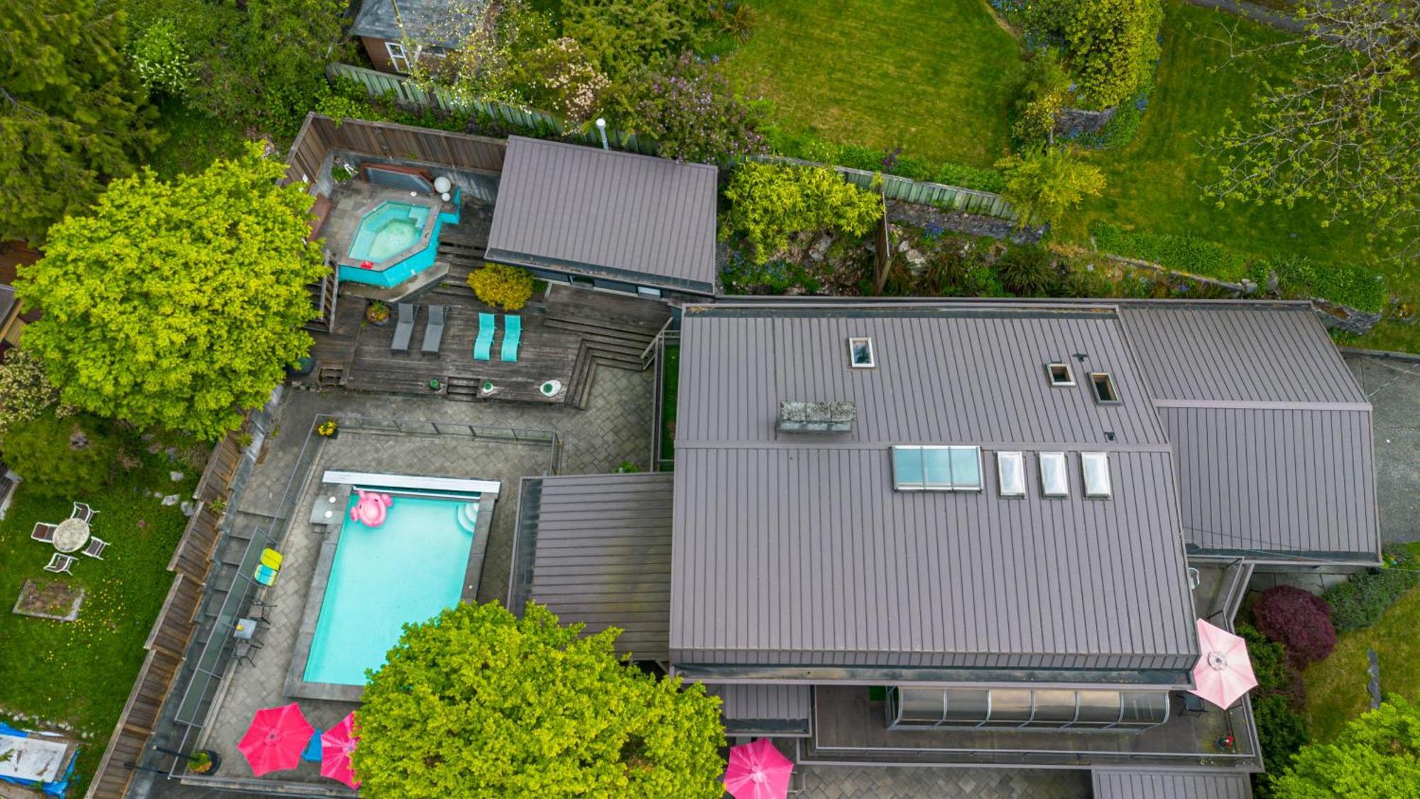 Seymour Private Bedroom, Ensuite Bathroom With Shared Pool, Hot Tub With Views North Vancouver Dış mekan fotoğraf